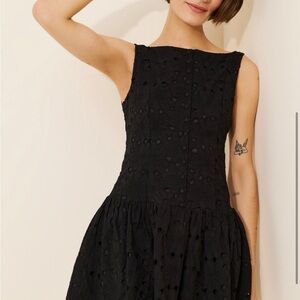 Chic Black Sleeveless Mini Dress